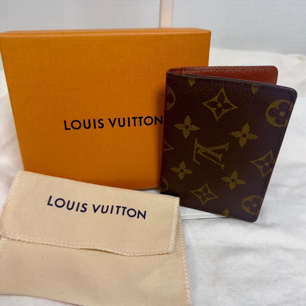 Louis Vuitton Brown Monogram card holder - Picture 1 of 7